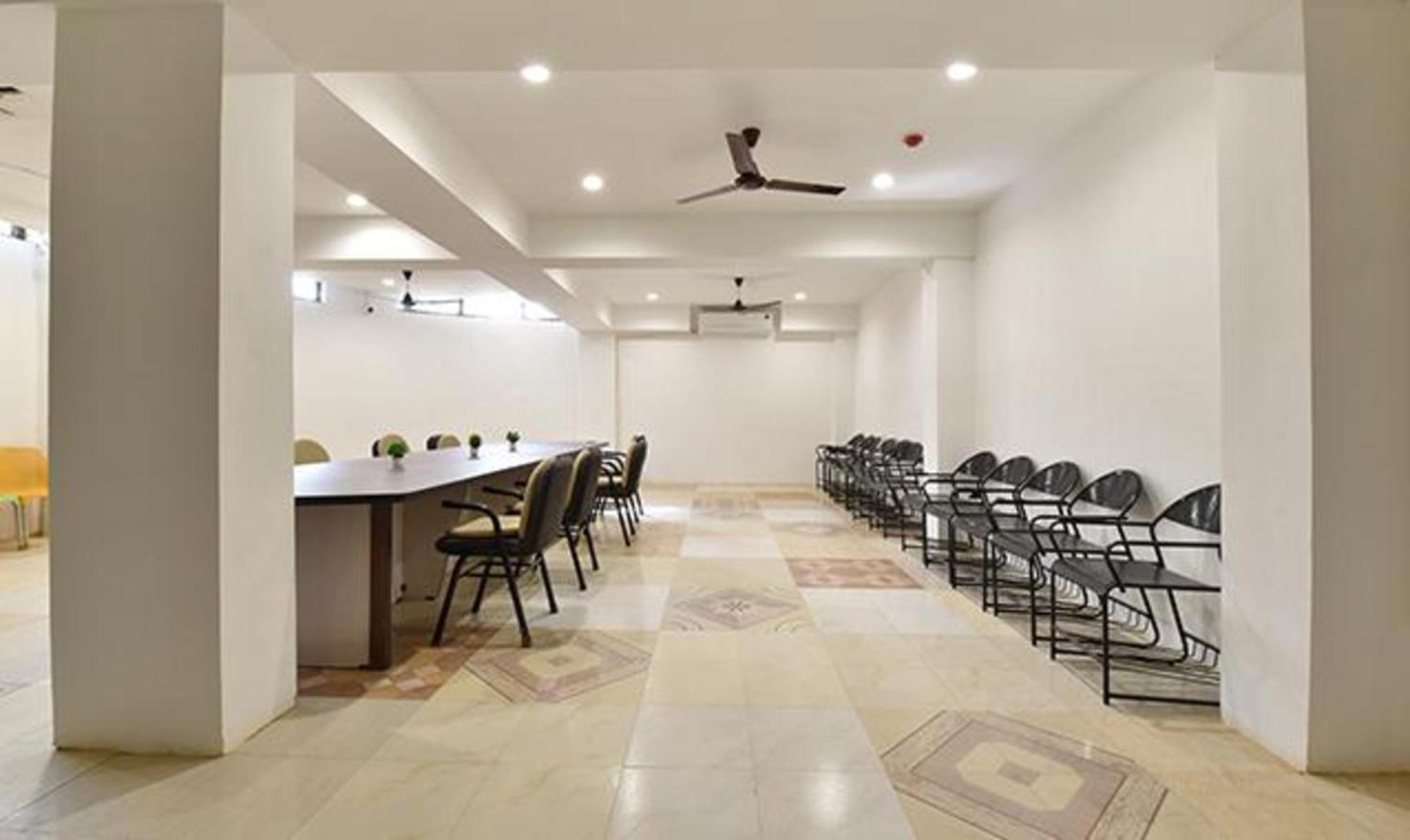 Fabhotel Siddharth Corporate - Vavol, Gandhinagar Exterior foto