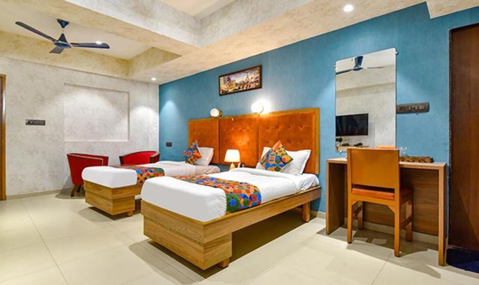 Fabhotel Siddharth Corporate - Vavol, Gandhinagar Exterior foto