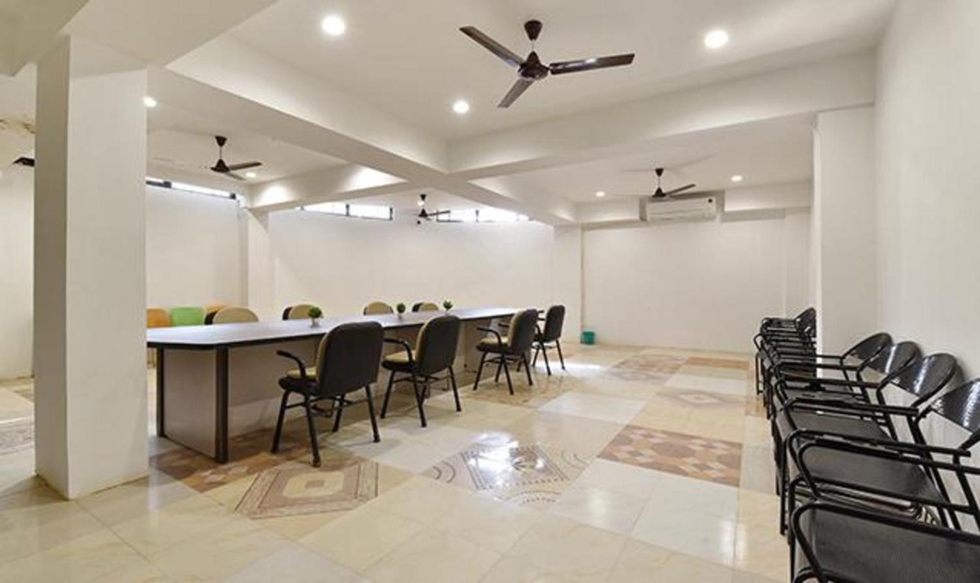 Fabhotel Siddharth Corporate - Vavol, Gandhinagar Exterior foto