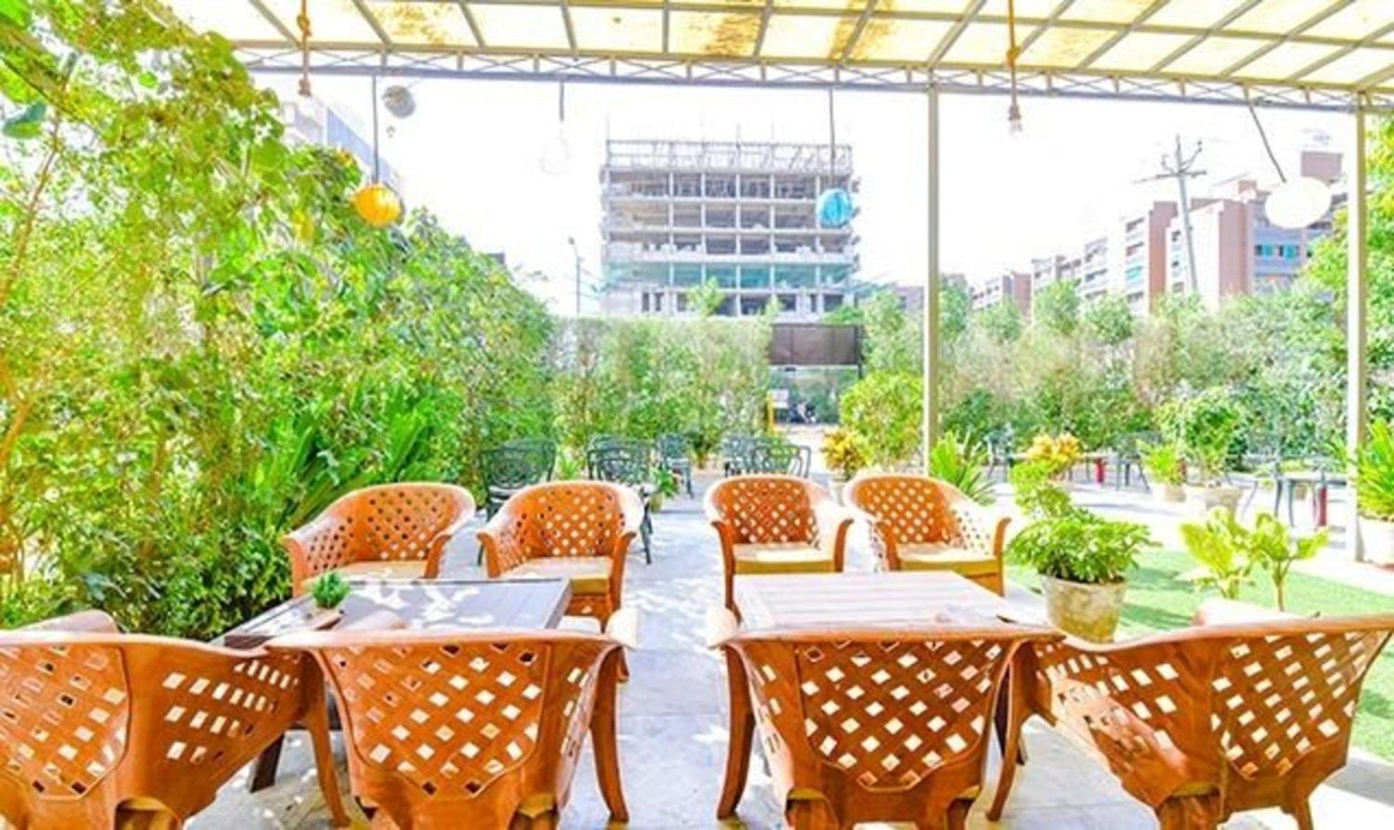 Fabhotel Siddharth Corporate - Vavol, Gandhinagar Exterior foto